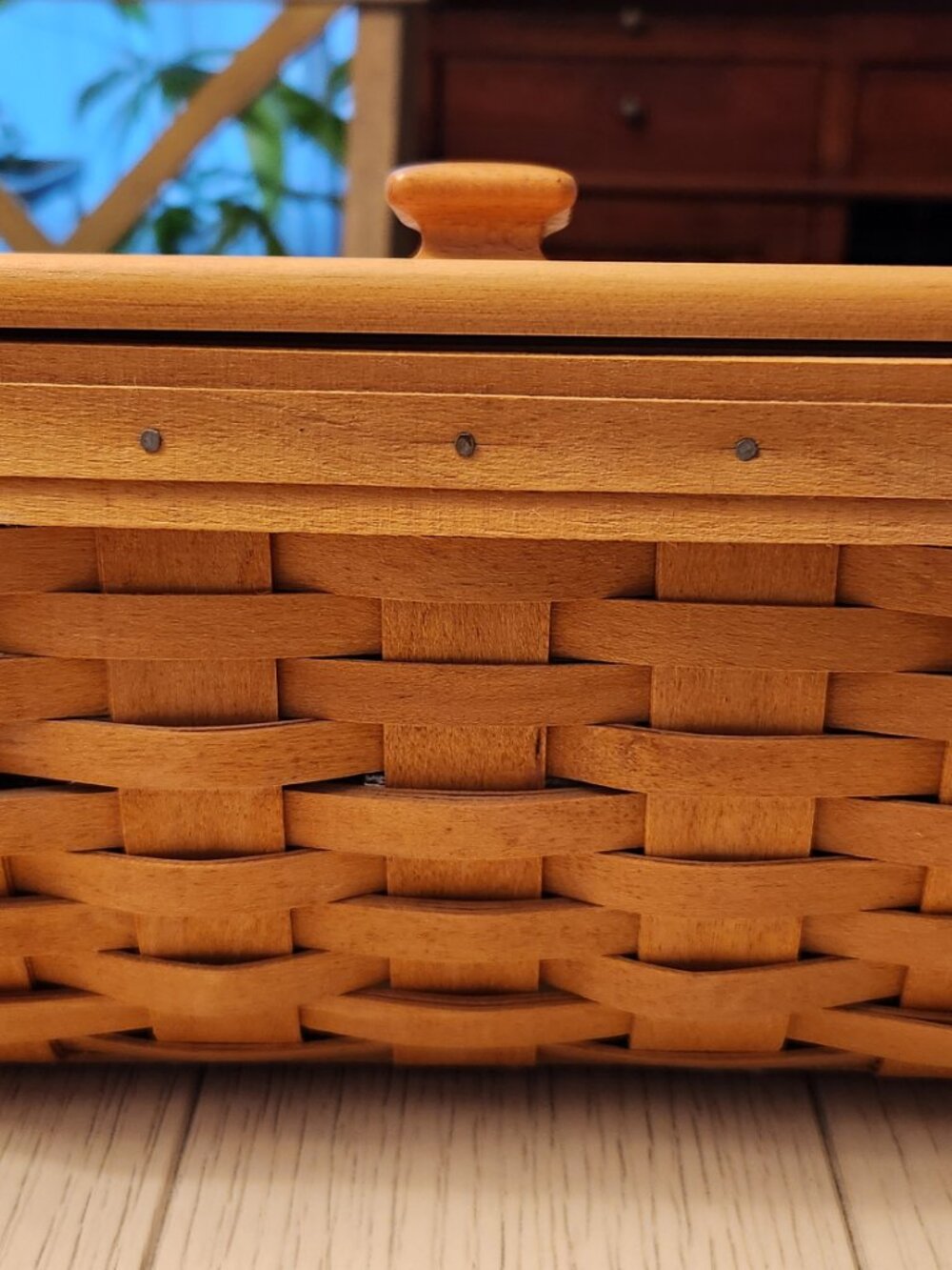 LONGABERGER VANITY BASKET WITH LID - Picture 3 of 12